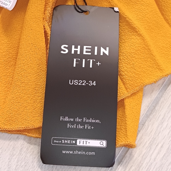 Plus Size Off Shoulder Pleated Dress - Picture 7 of 16